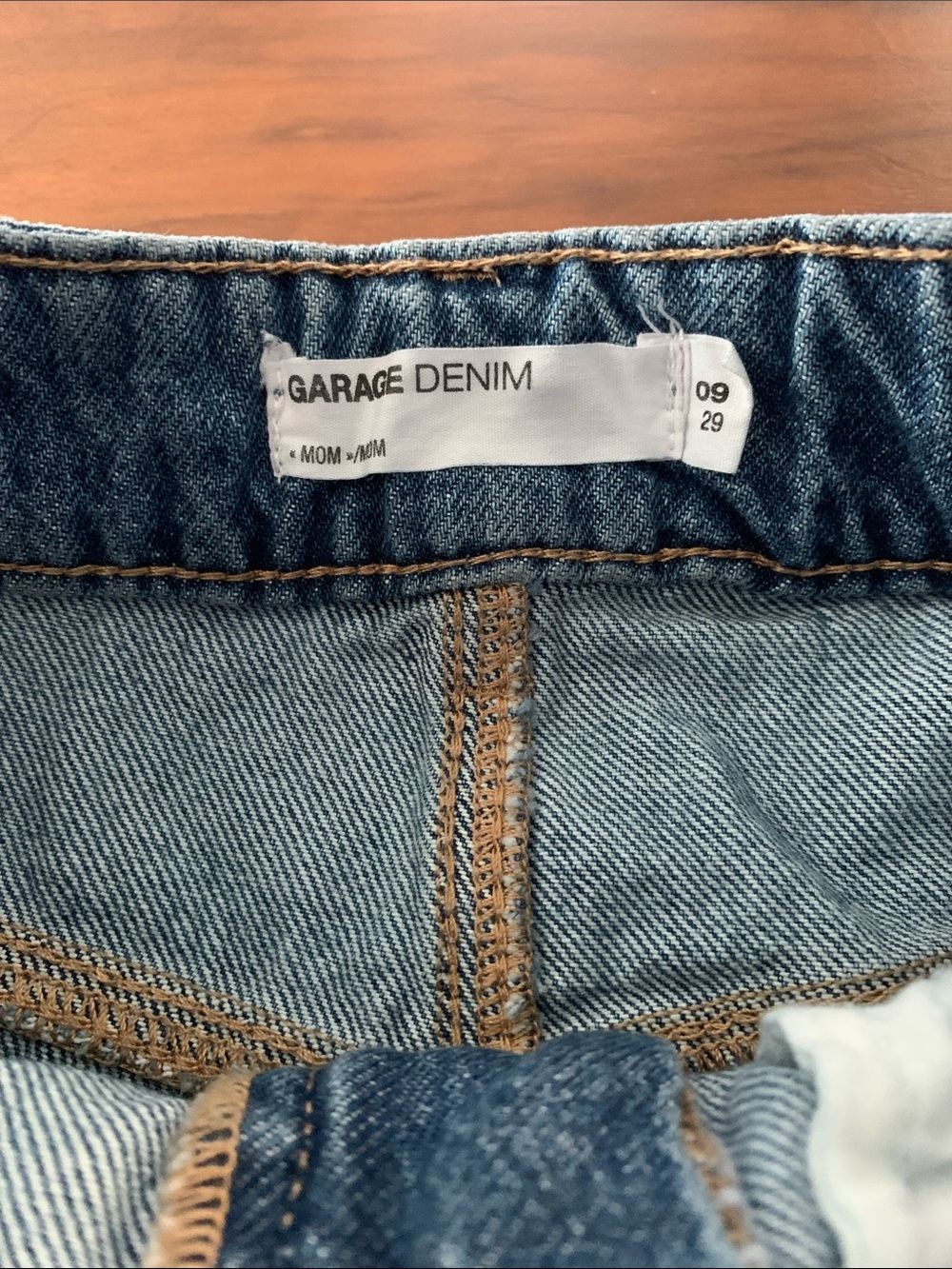Garage High-Rise Mom Distressed Denim Shorts - Blue Size 9/29 - Picture 3 of 4